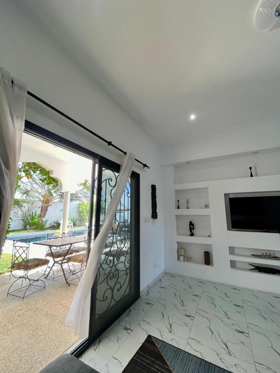 La Baraka, Extravagant Villa For 8 With Pool In Saly Gandigal Exterior photo